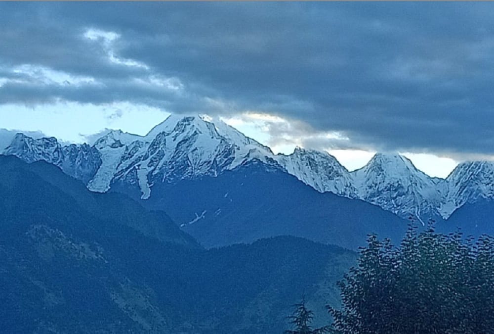 Uttarakhand Weather Forecast Today Update: Season First Snowfall in Higher himalaya Area