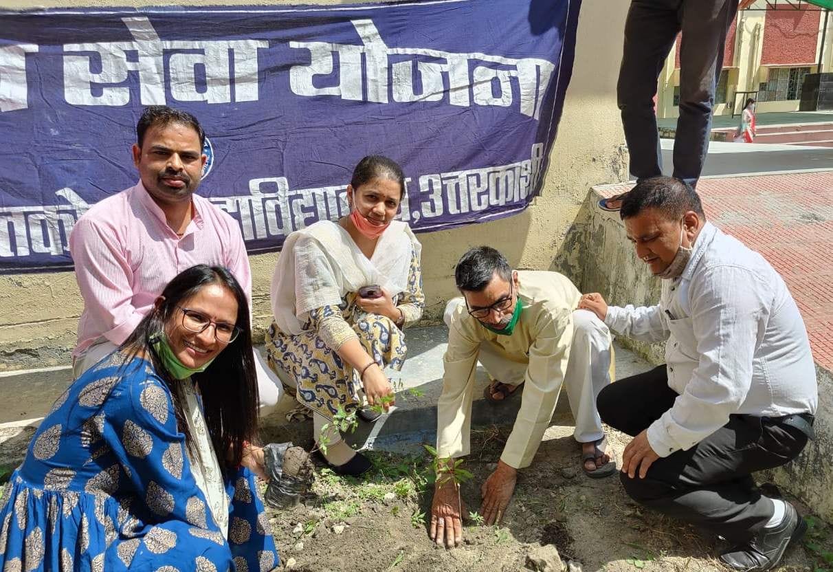 Pledge of social service on the Golden Jubilee of NSS