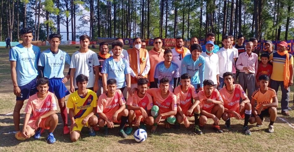 football in Askot