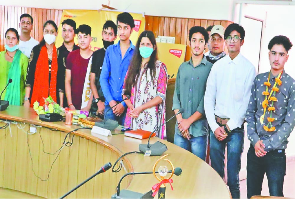 Amar ujala medhavi chhatra samman 2020: Uttarakhand Board Topper Honoured , Photos