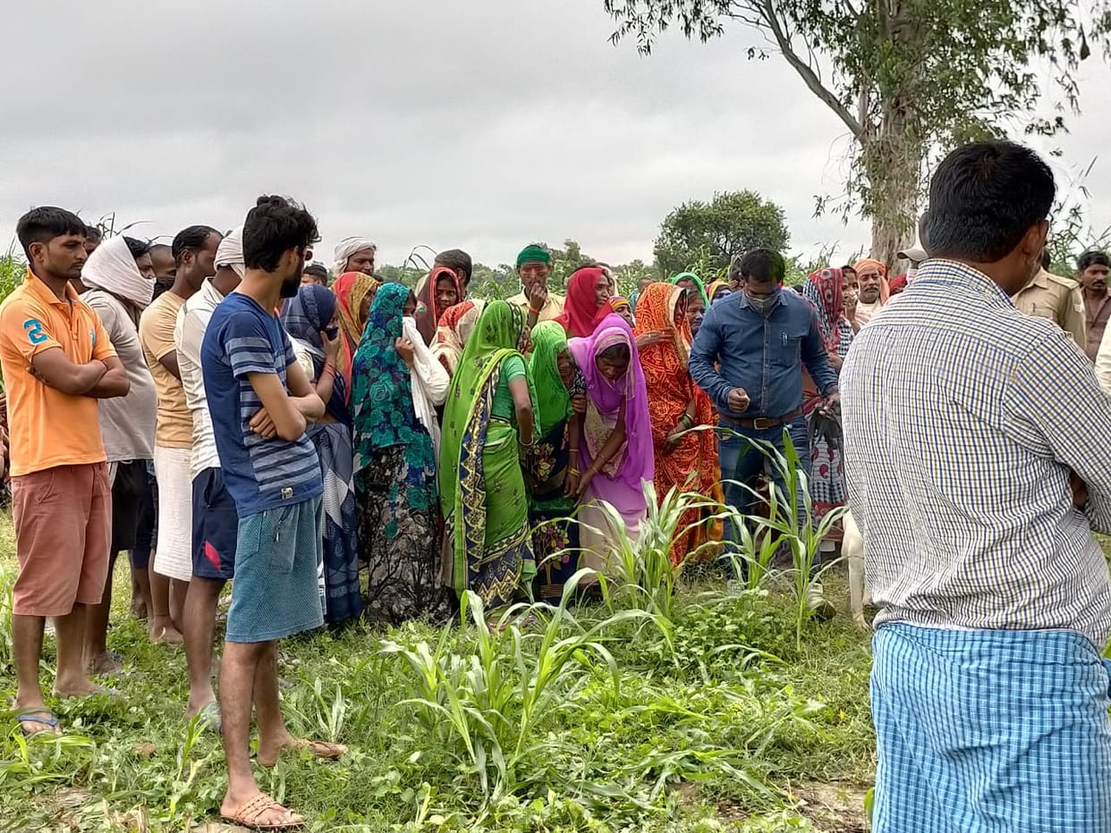 Son of former pradhan of Wajidpur tied hands and feet and hanged