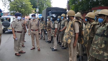 Farmers organization and SPI took to the streets to protest against the farmers bill in Purvanchal