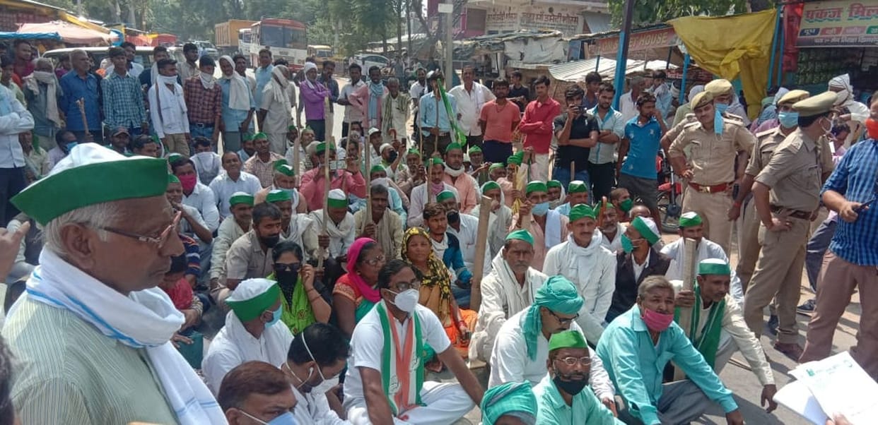 Bareilly-Etawah highway jam in opposition to agricultural bills
