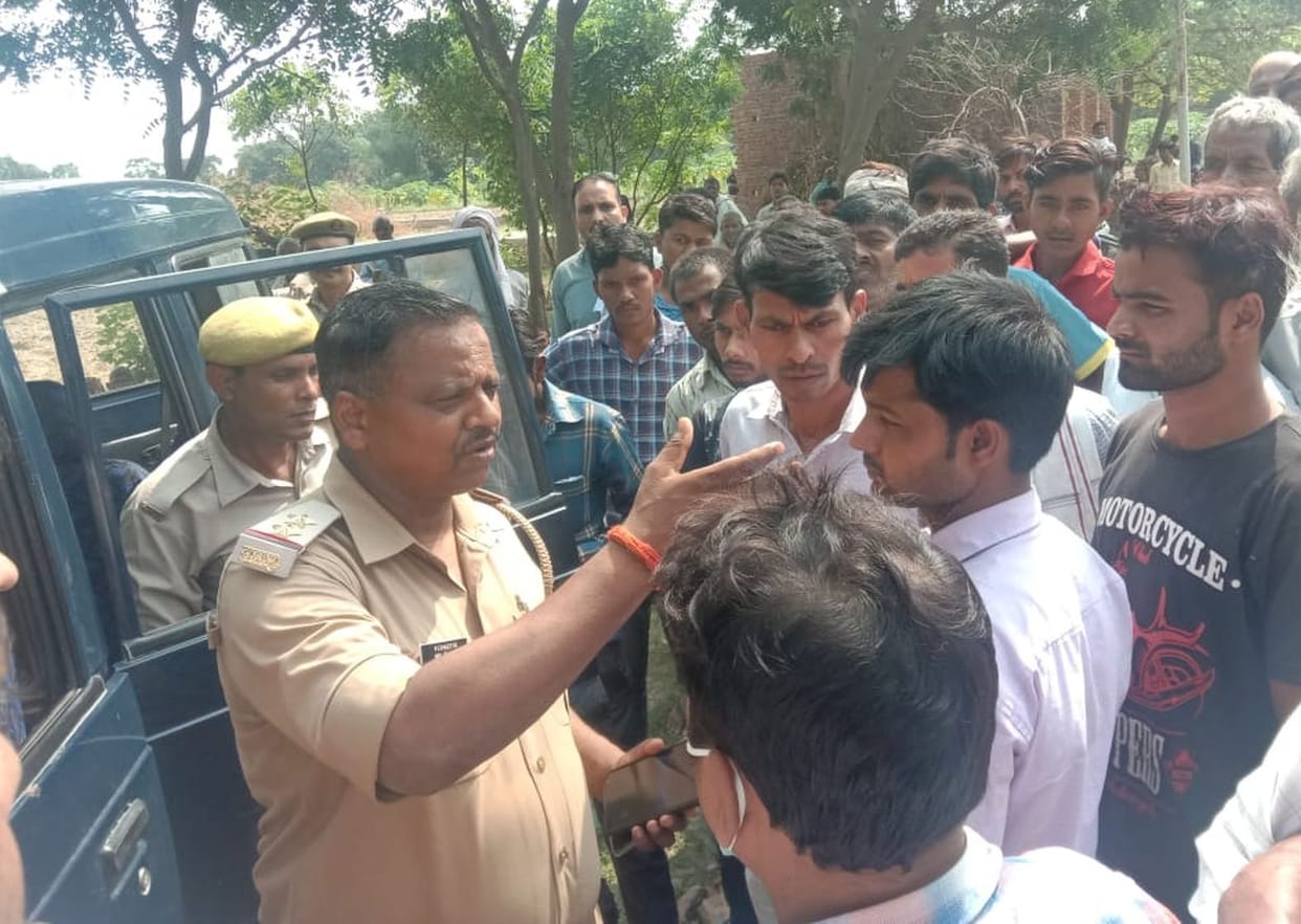 Family members kept the dead body in the panchayat house, charged
