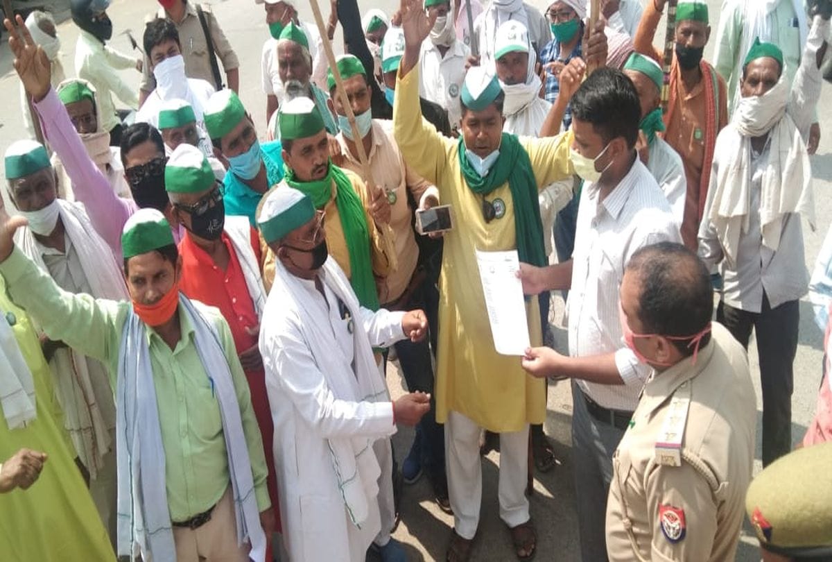 Opposition leaders house arrest for supporting farmers agitation.