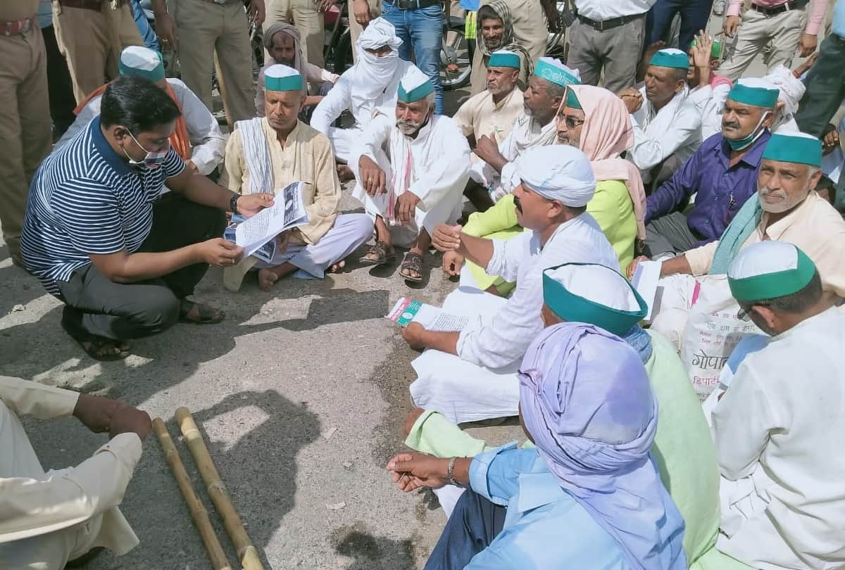 Farmer protest against government in Gorakhpur Basti Mandal