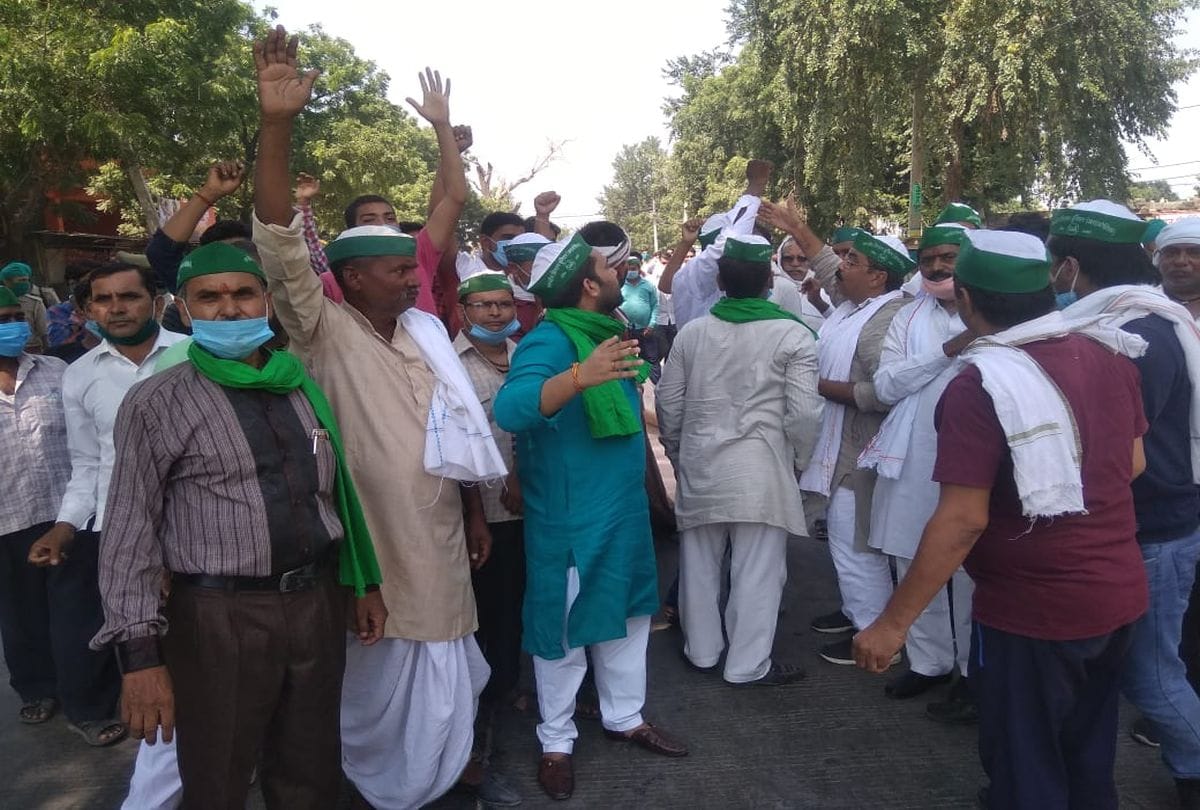 Agriculture Bill 2020: Farmers Protest On Road In Braj