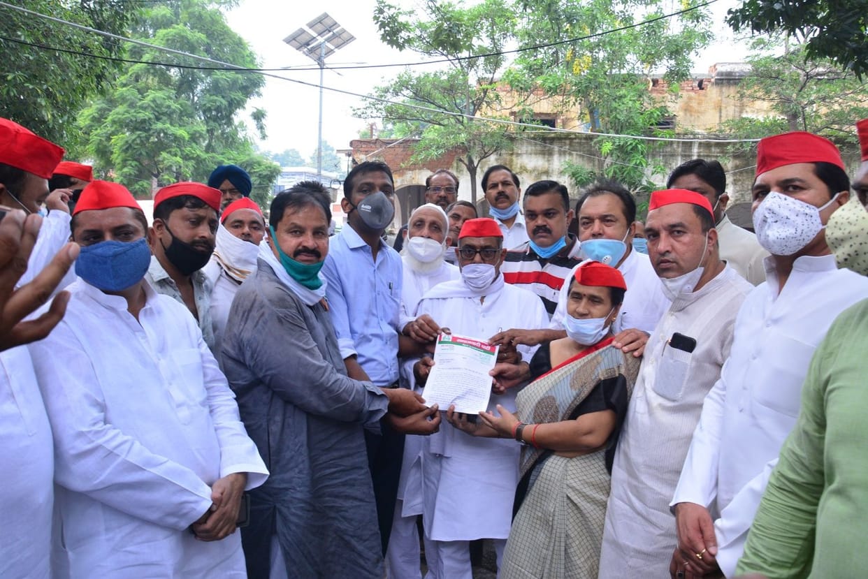 SP has strongly opposed the farmers' bills