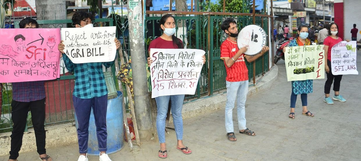 Student organizations protest against farmers bill