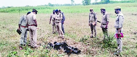 Dead body burnt in Faridpur's farm, not identified
