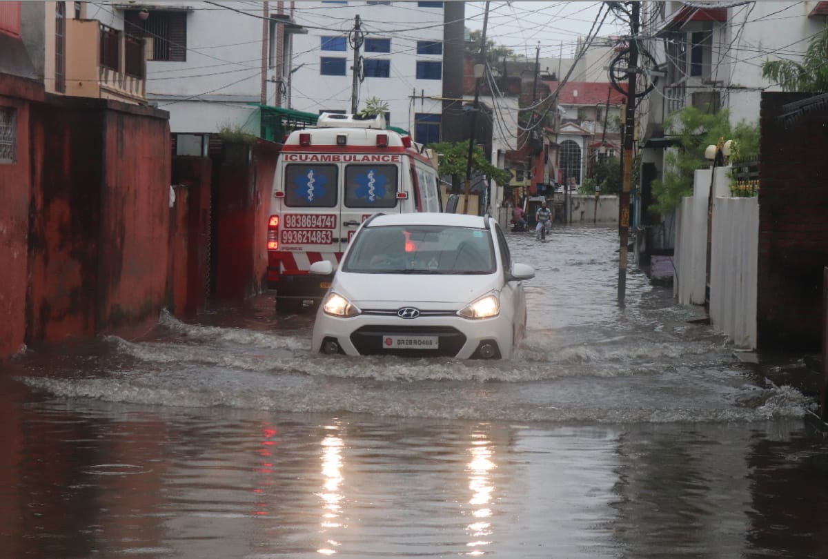 Weather news Water logging in city after heavy rain during Monsoon depart from gorakhpur