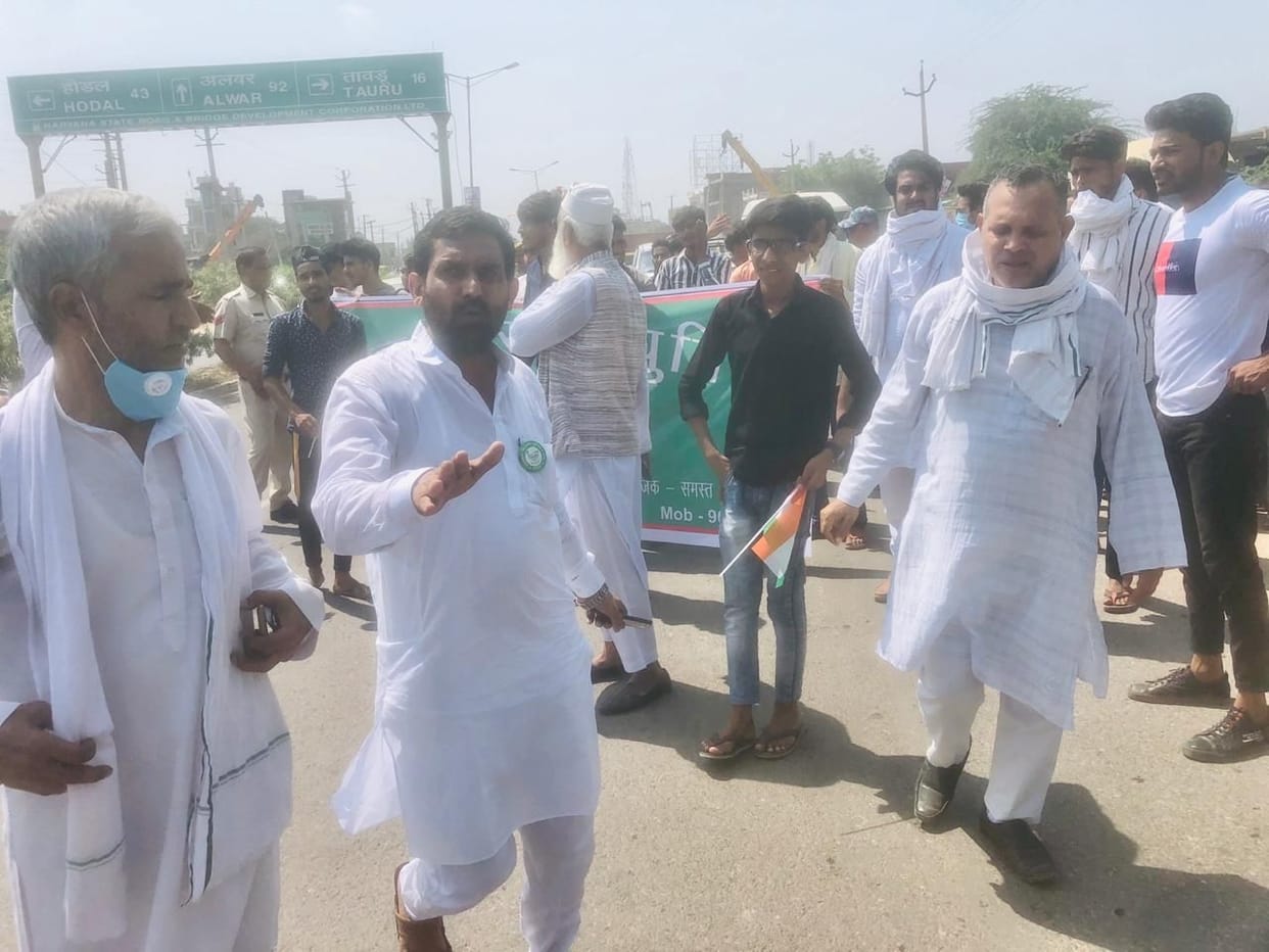 Farmers protest against Bills