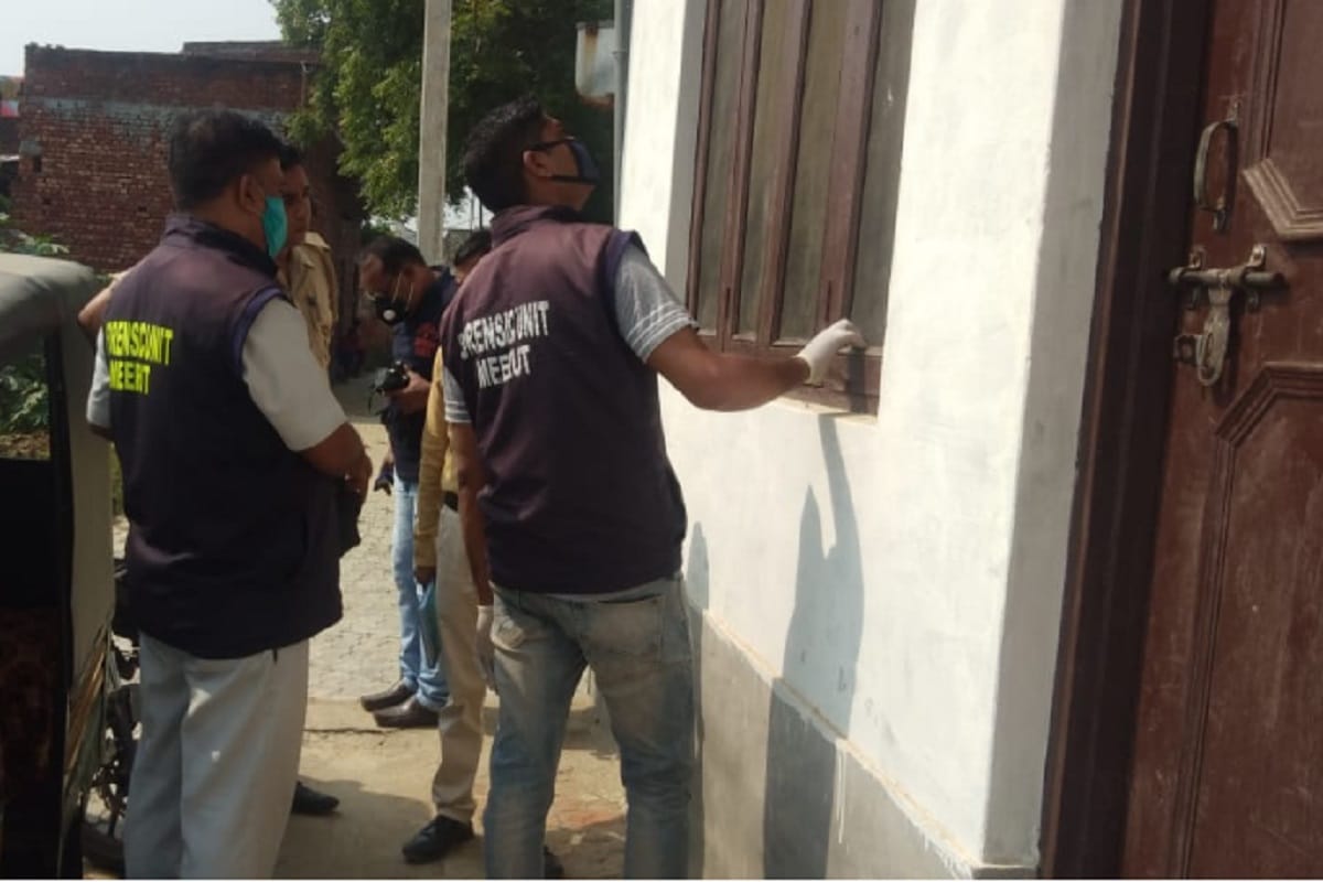 Police officers has investigation start in husband and wife death case at Meerut