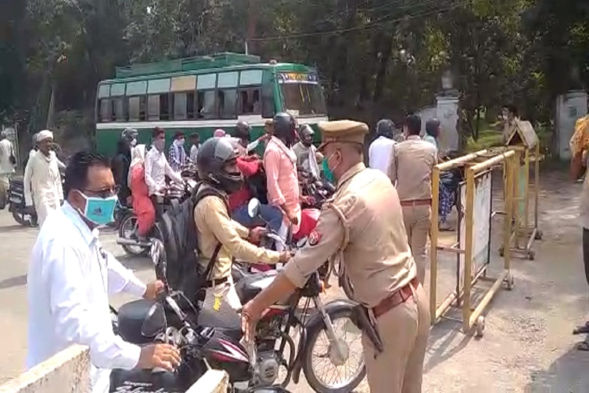 kisan curfew: farmers chakka jam and protest in west up against opposition of agriculture bill