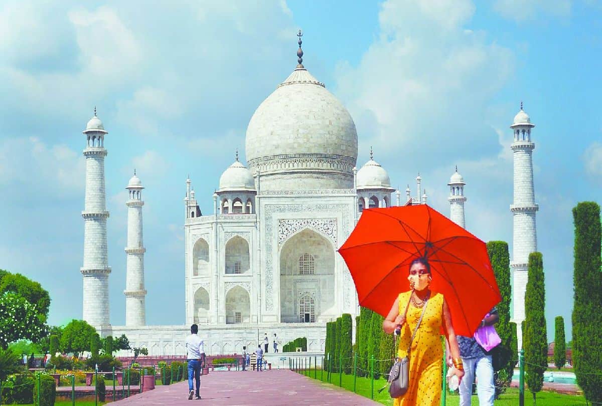 Tajmahal Ticket Sold In Noon Tourist Not Visited