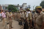 मोरना पुलिस चौकी में पुलिस स्टाफ को दिशा निर्देश देते भोपा सीओ सोमेंद्र नेगी।