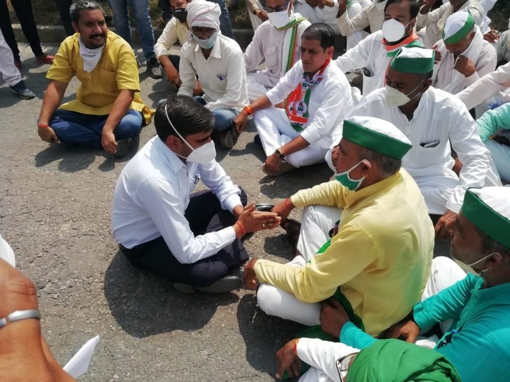 kisaanon ne haeeve jaam, aphasaron ke vishraam ke lie kiya