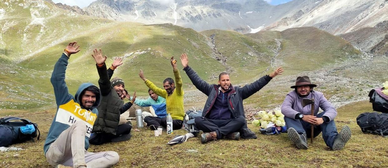 Tourists started reaching Yamunotri tourist spots