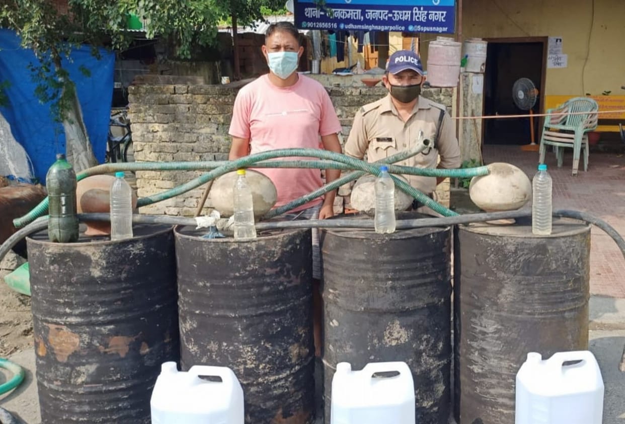 Police Busted Liquor Paddlers