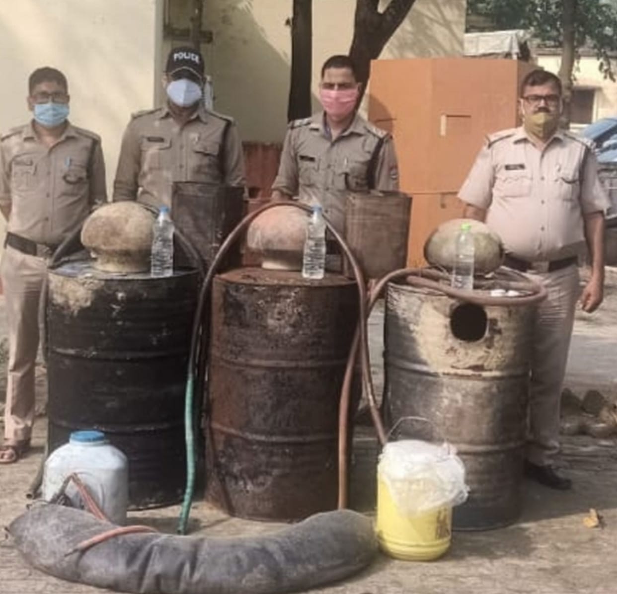 Police Arrested Liquor Paddlers