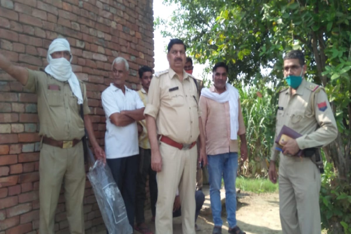 UP Crime News: A man have murdered in a village at Baghpat