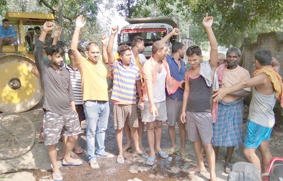 Demonstration of villagers on ignoring of standards in road construction