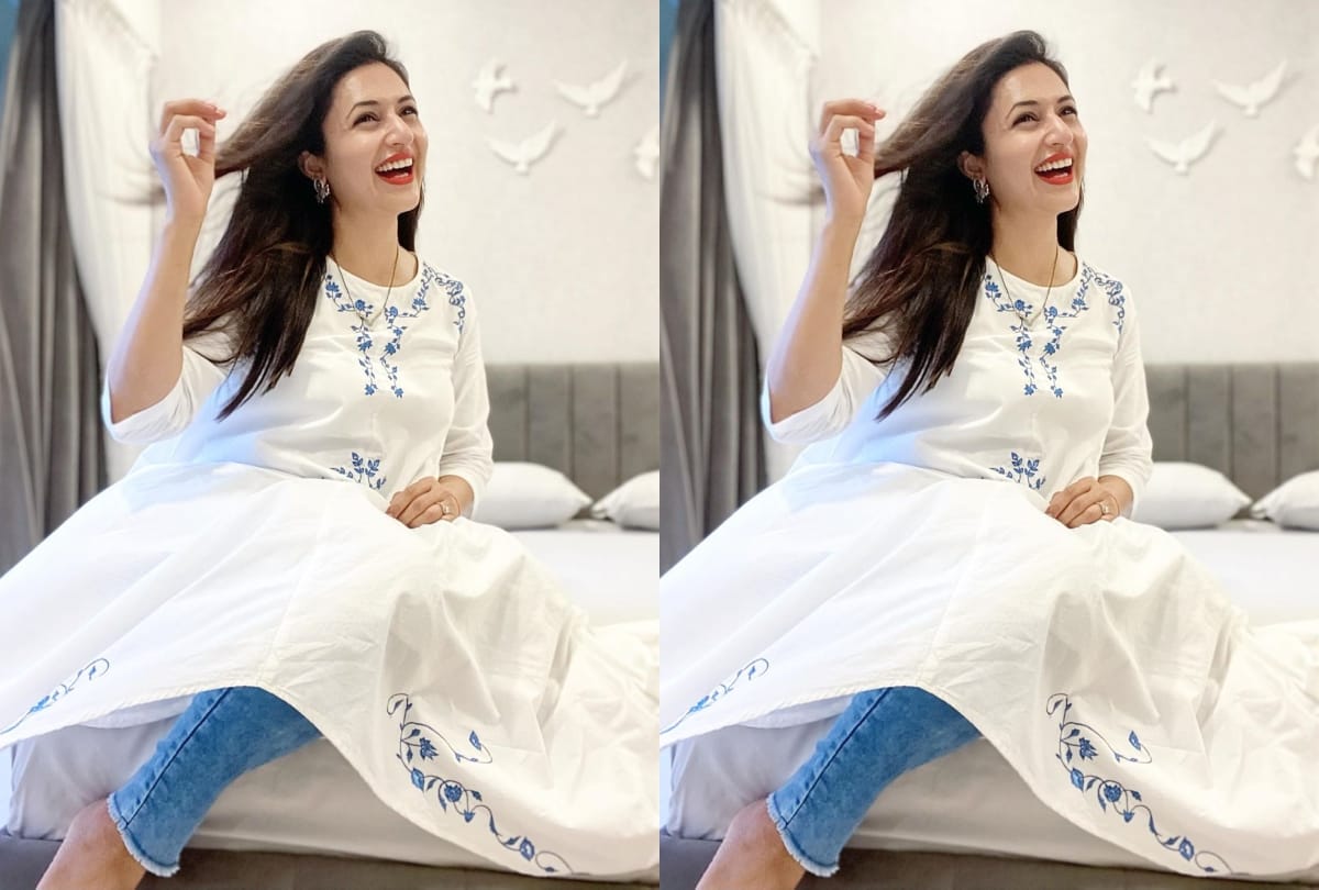 divyanka tripathi look simply cute in ethnic wear