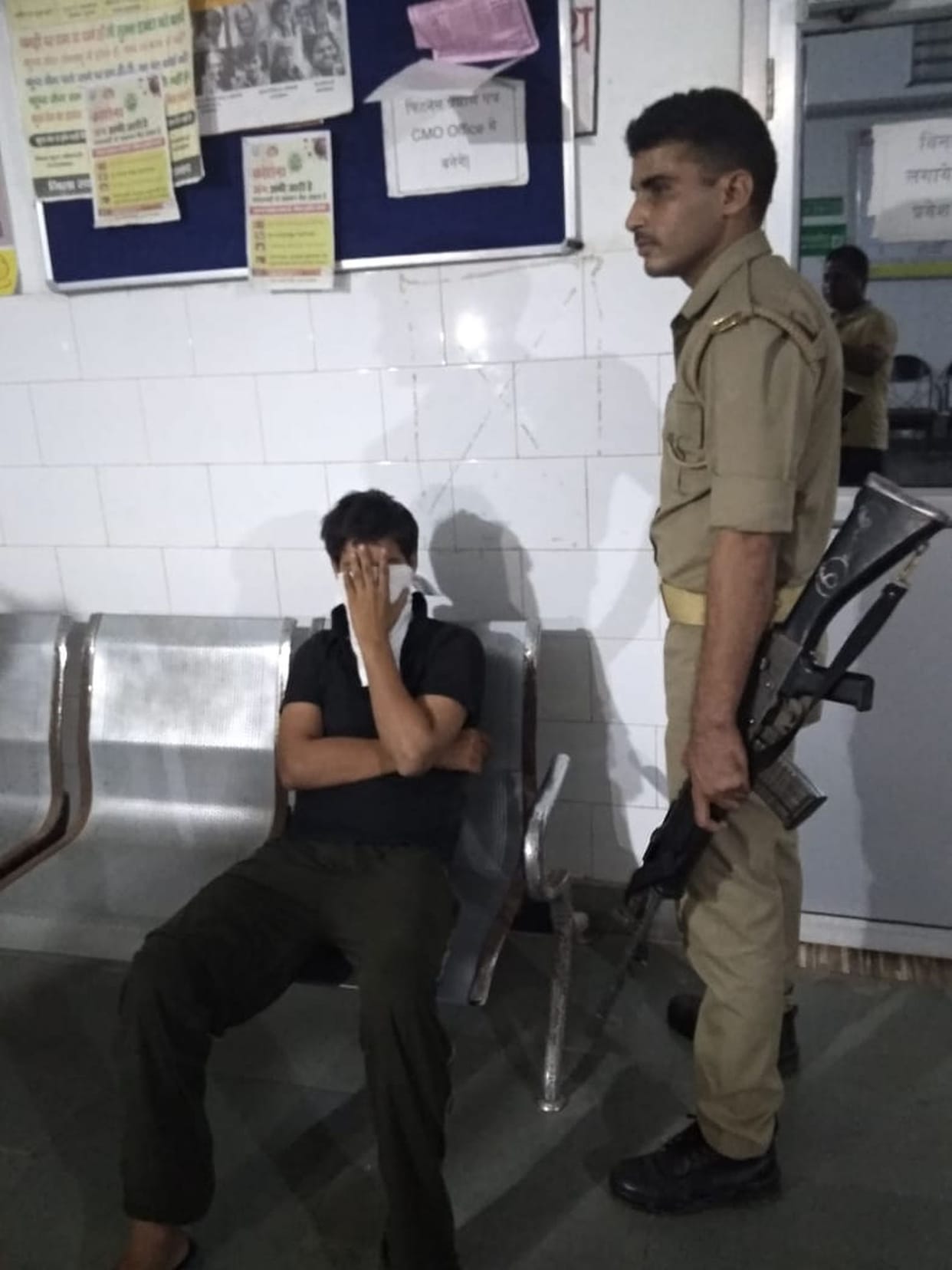 25 thousand prize police of Etah district arrested in encounter
