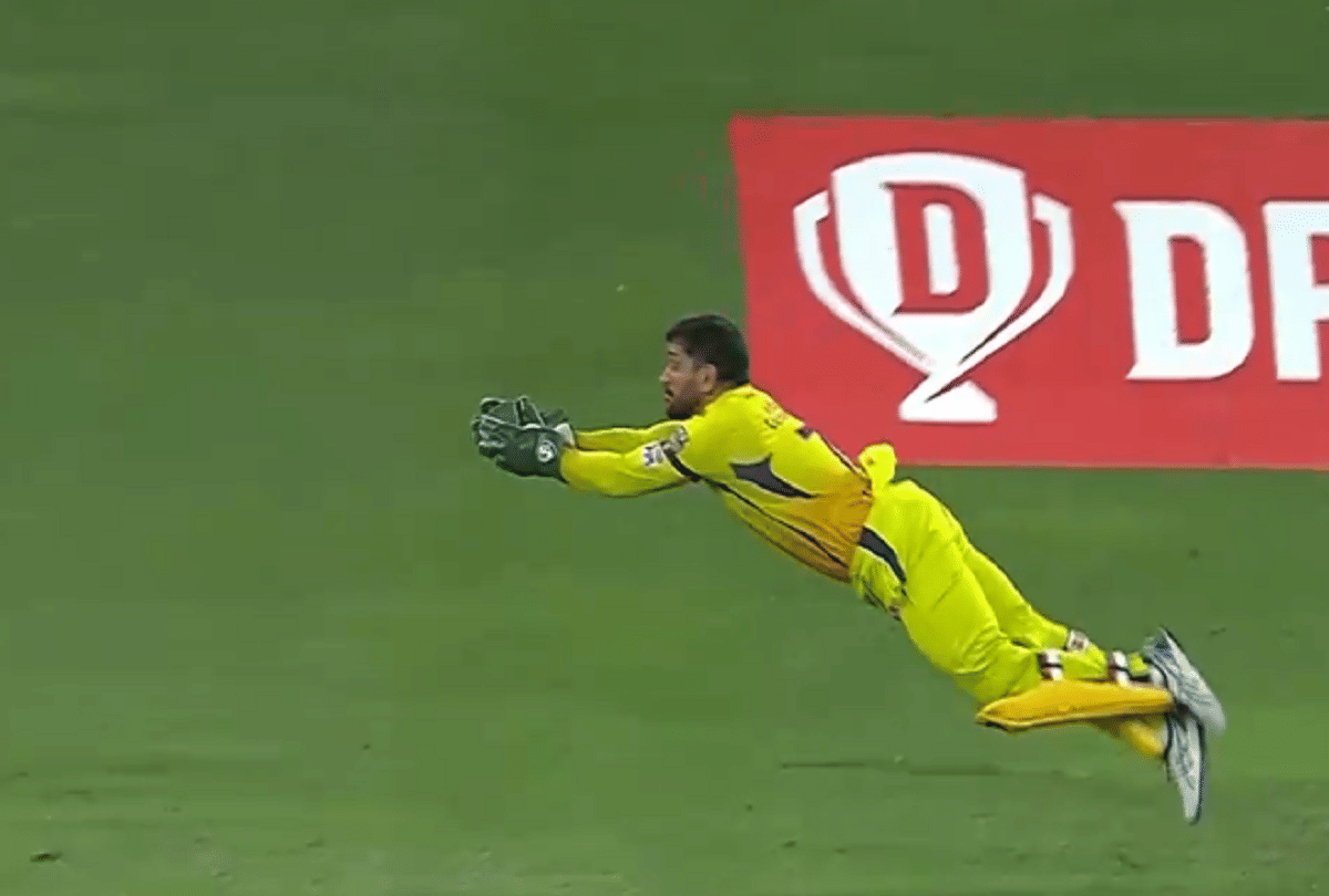 CSK vs KXIP IPL 2020: MS Dhoni Gets to 100 catches as a wicketkeeper in the IPL