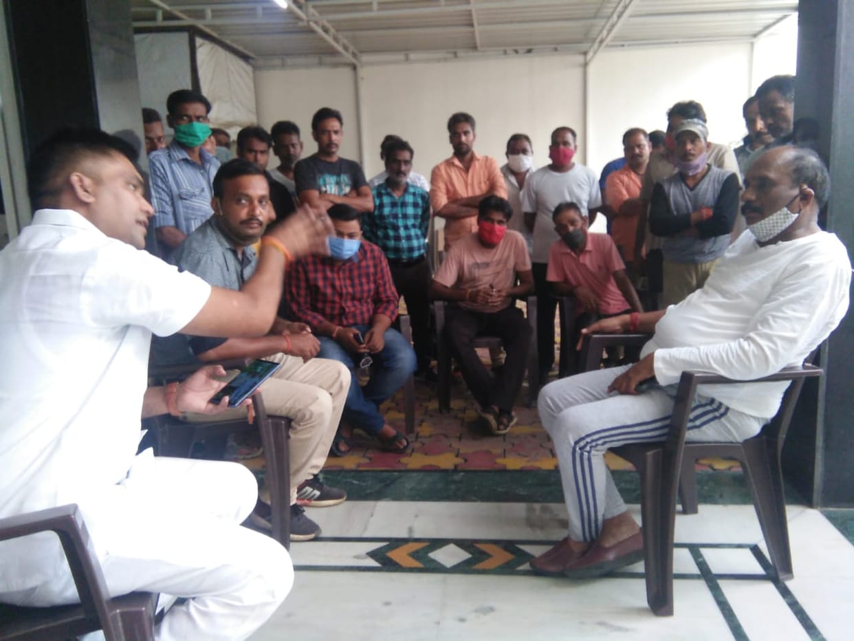 BJP District President of Moradabad surrounded