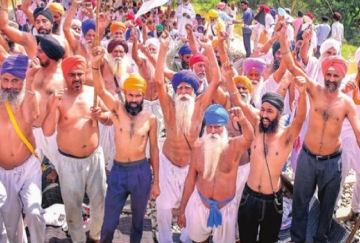 Farmers protest against agriculture bill sit on Amritsar-Delhi track