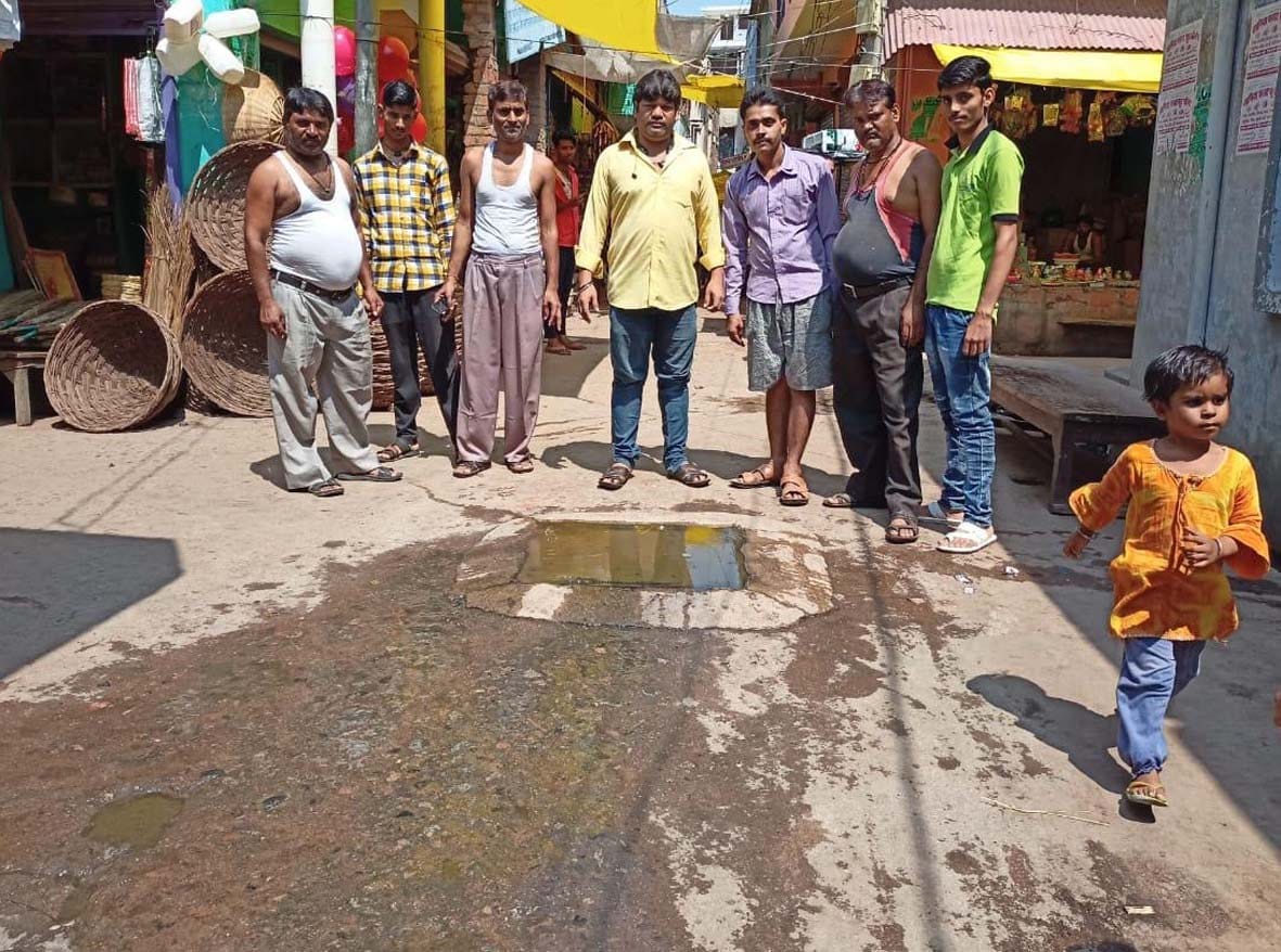 Sewer has become a headache for the citizens, it has become a mess