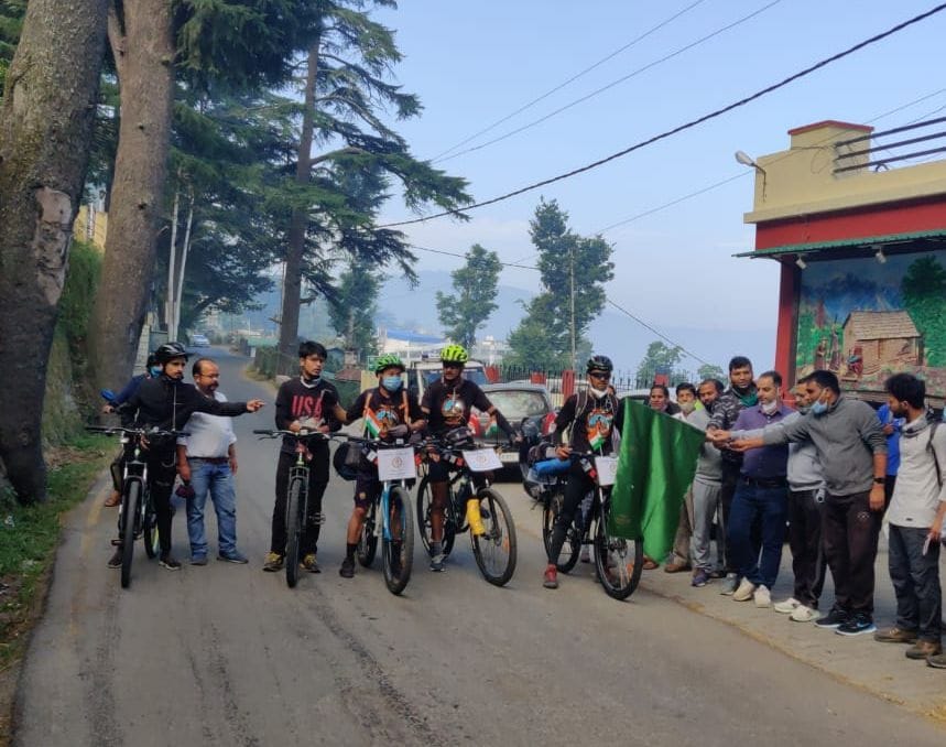 Three-member cycle team leaves for Panch Kedar