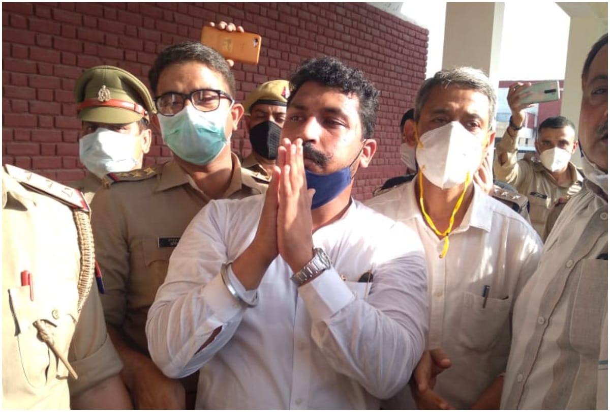 Bhim Army chief Chandrashekhar Azad reaches Aligarh police checking in Gabhana