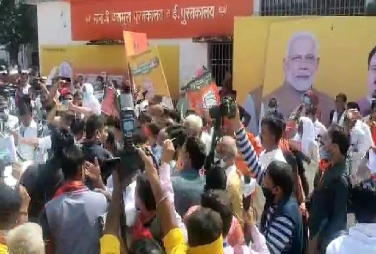Ranchi: BJP And Chhath Puja Samiti Held Protest Against Jharkhand Government, Not Permit Chhath Puja In Water Bodies Due To COVID19