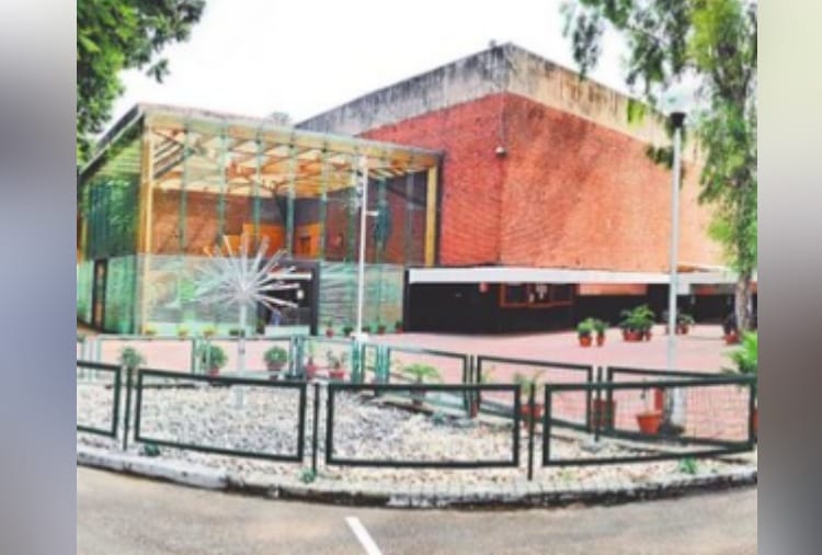 Theater closed for six months in Chandigarh due to Corona Pandenic
