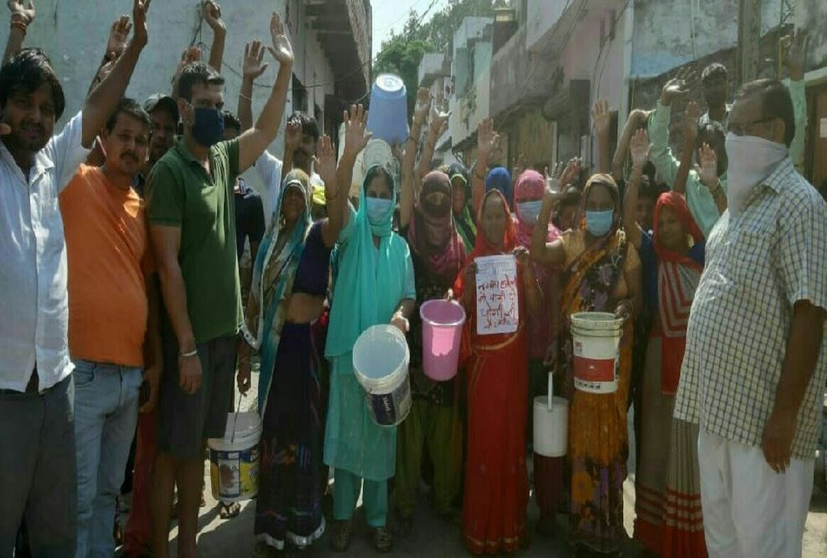 Nagala Haveli Women Wrote Letter To Cm Yogi With Blood For Water