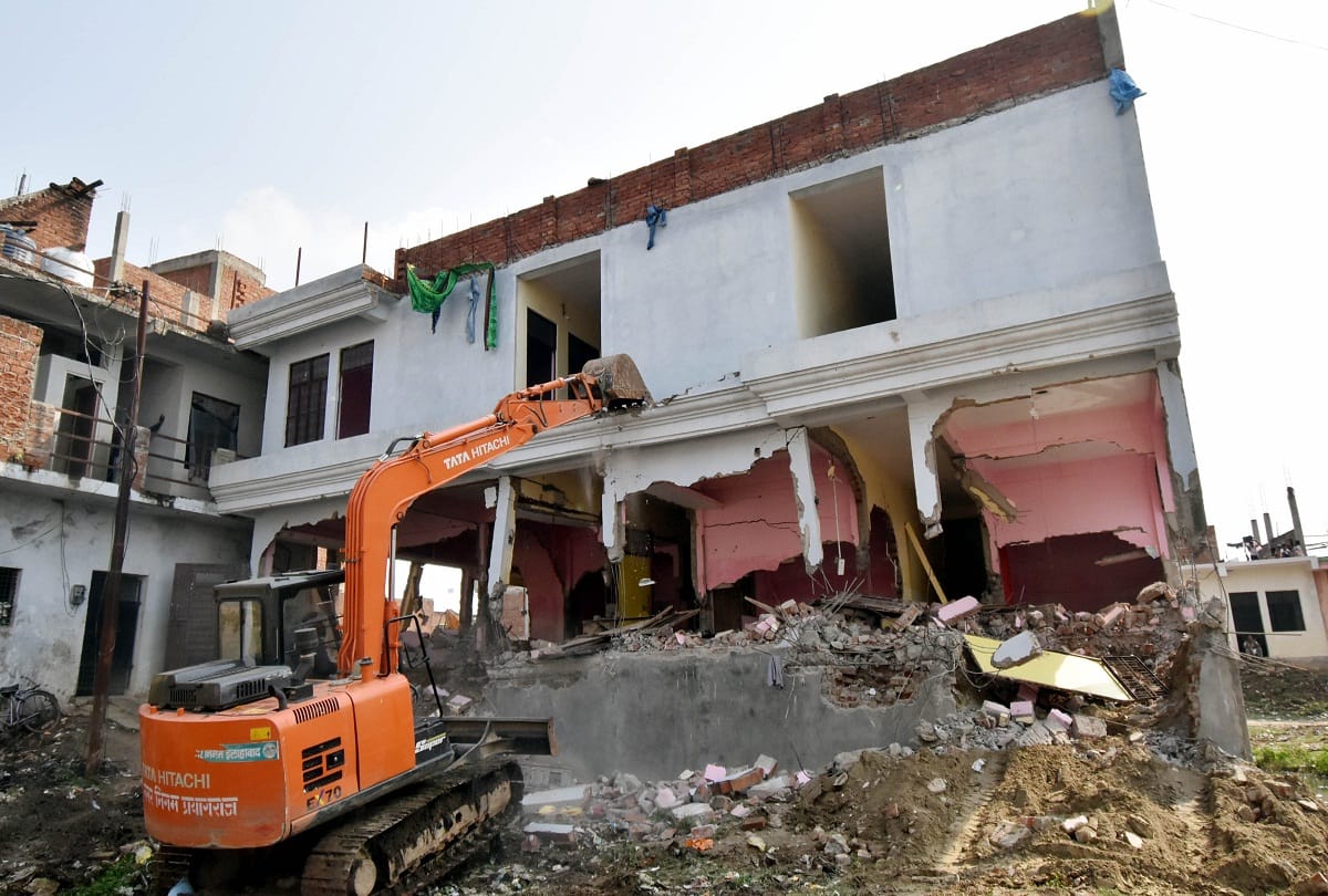 Ateeq Ahmed News: Lajj PDA demolished 30 rooms in Bhutto close to former MP Atik Ahmed