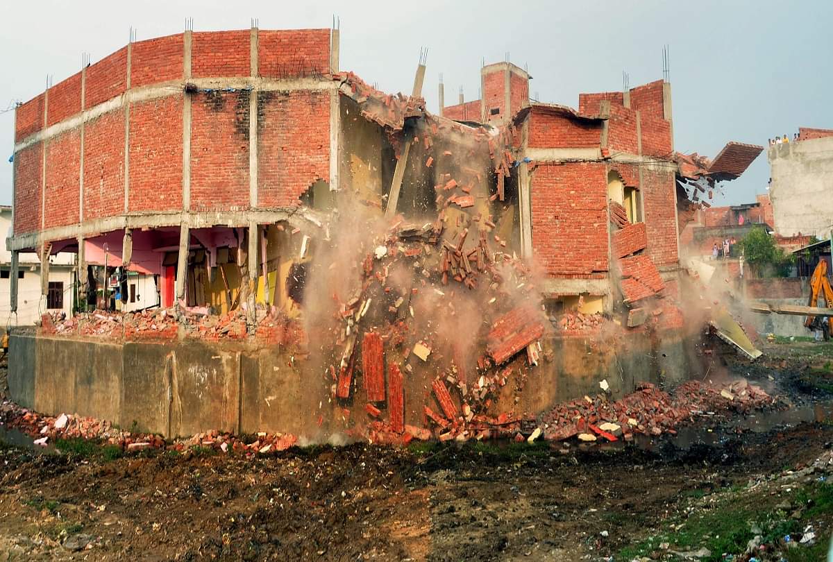 Ateeq Ahmed News: Lajj PDA demolished 30 rooms in Bhutto close to former MP Atik Ahmed
