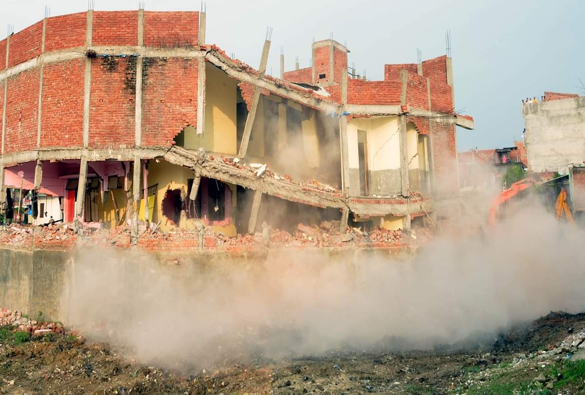 Ateeq Ahmed News: Lajj PDA demolished 30 rooms in Bhutto close to former MP Atik Ahmed