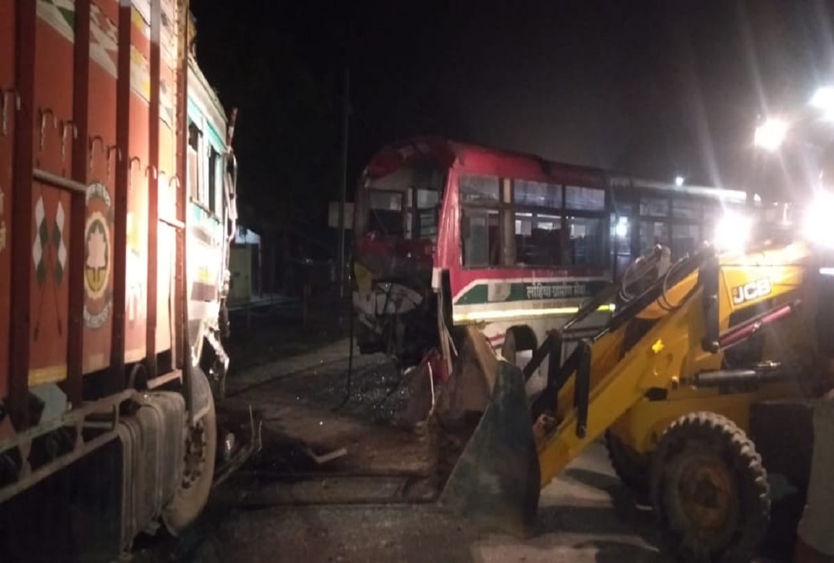 road accident in ayodhya roadways bus and truck collision