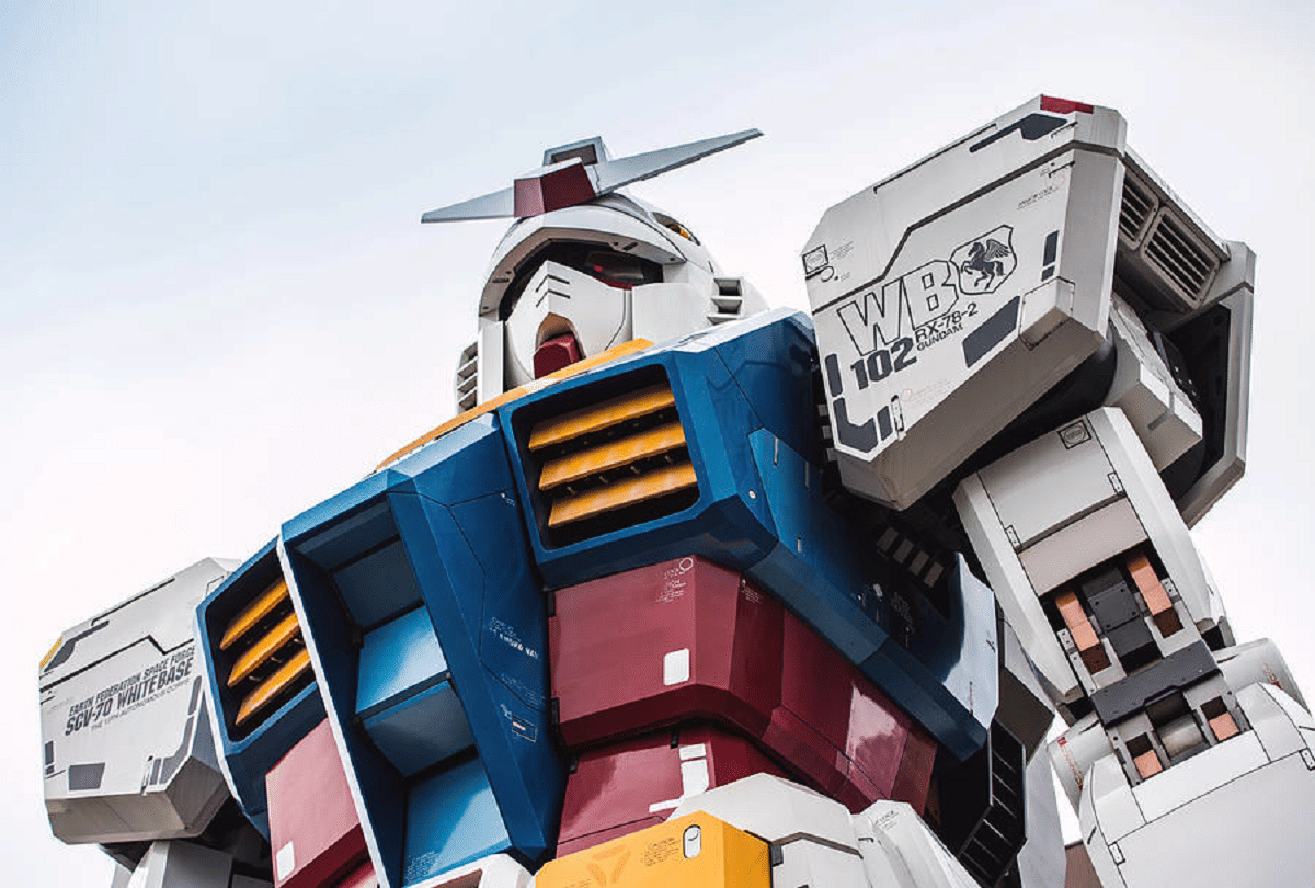 japan giant gundam robot who look like power rangers video goes viral on social media