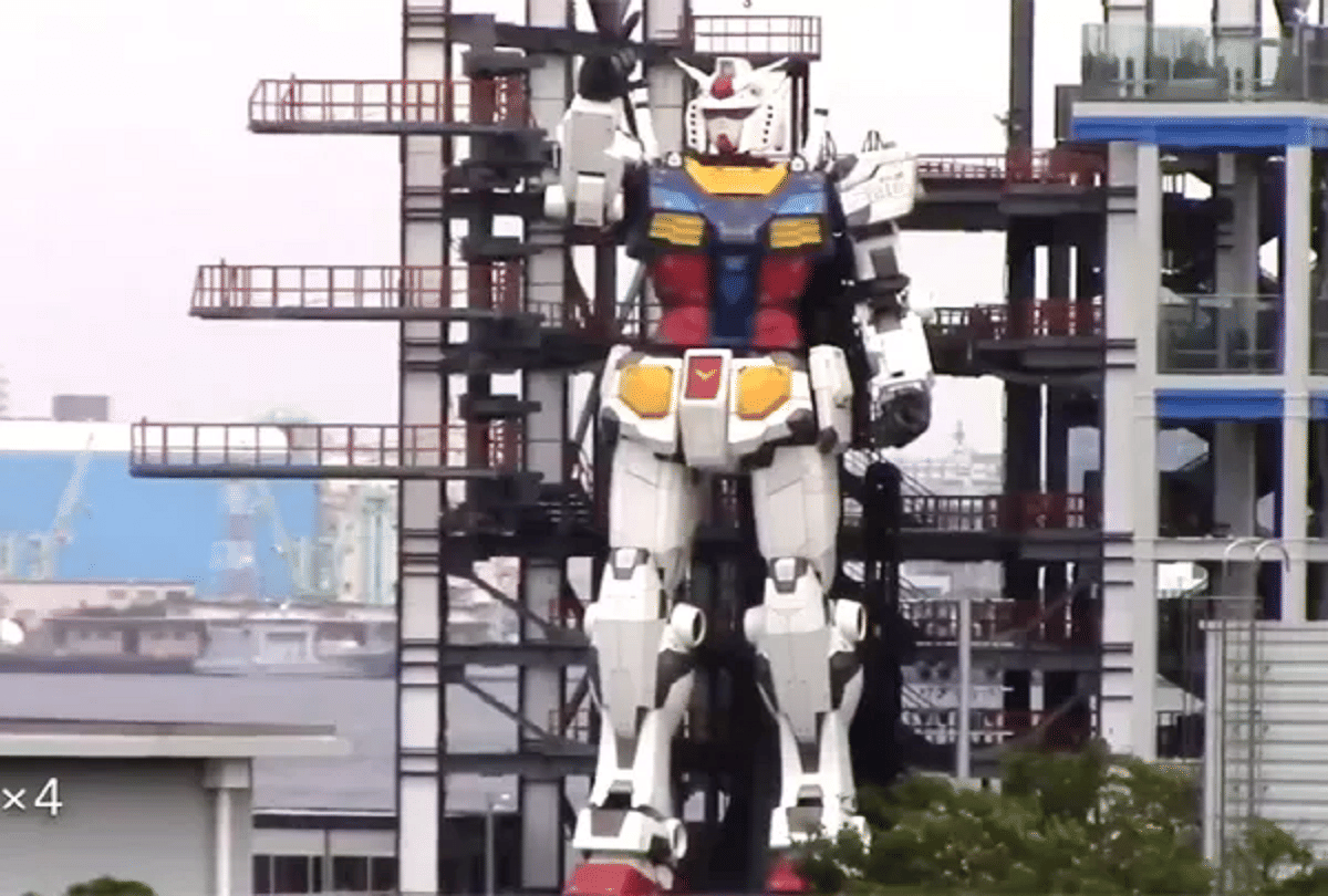 japan giant gundam robot who look like power rangers video goes viral on social media