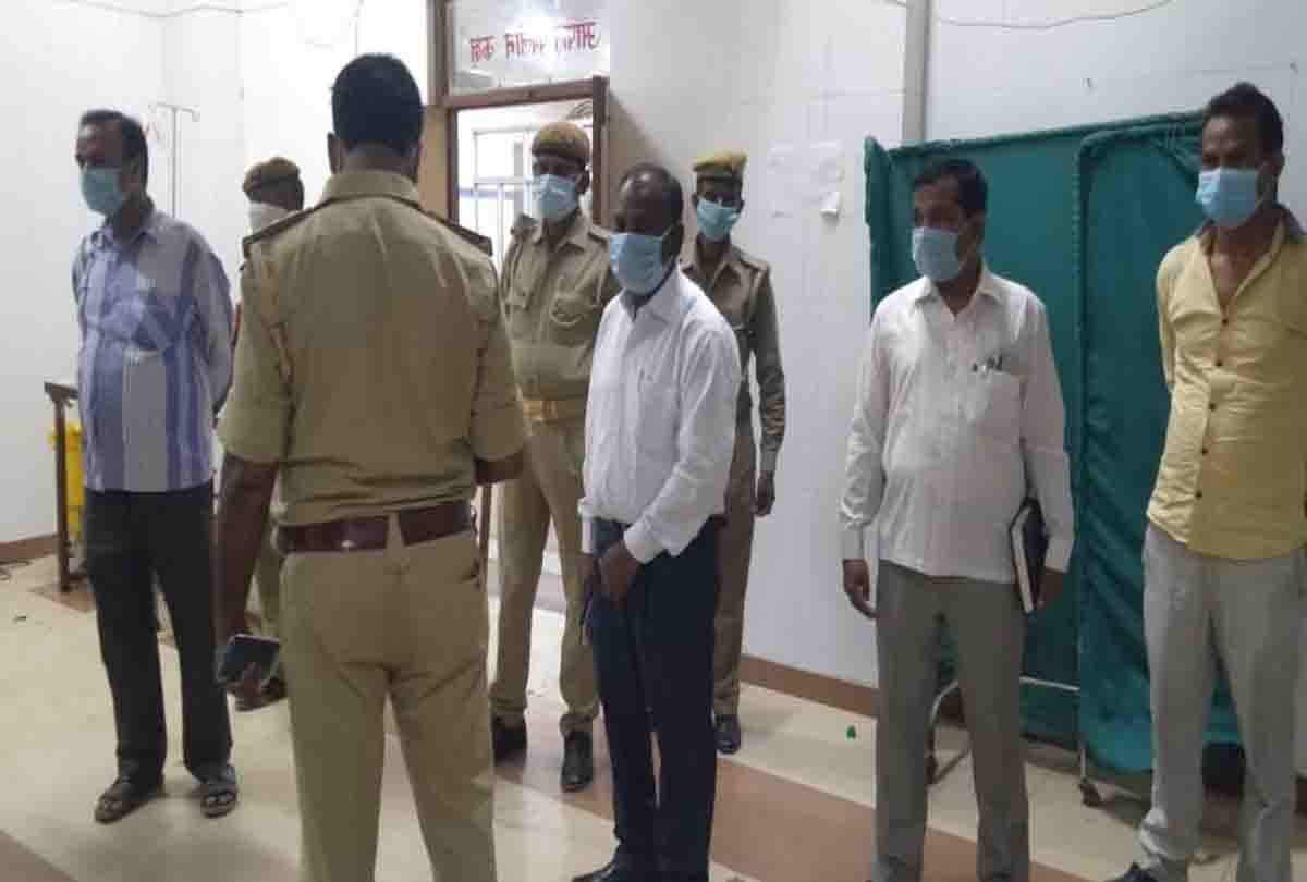 three people died and four injured in bus and van collision in kannauj