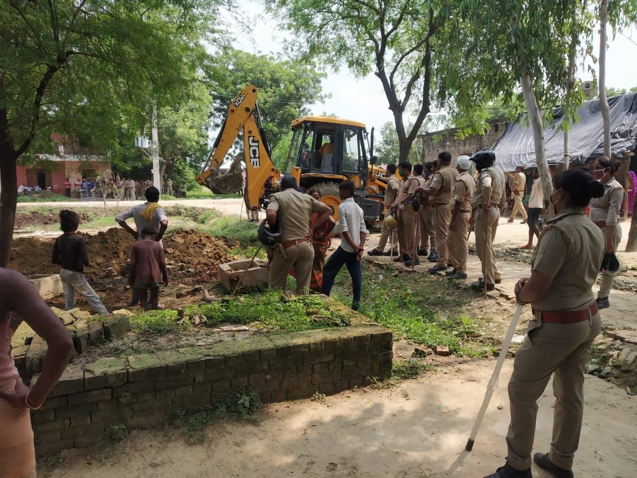 Middle-aged man injured in accident, dies