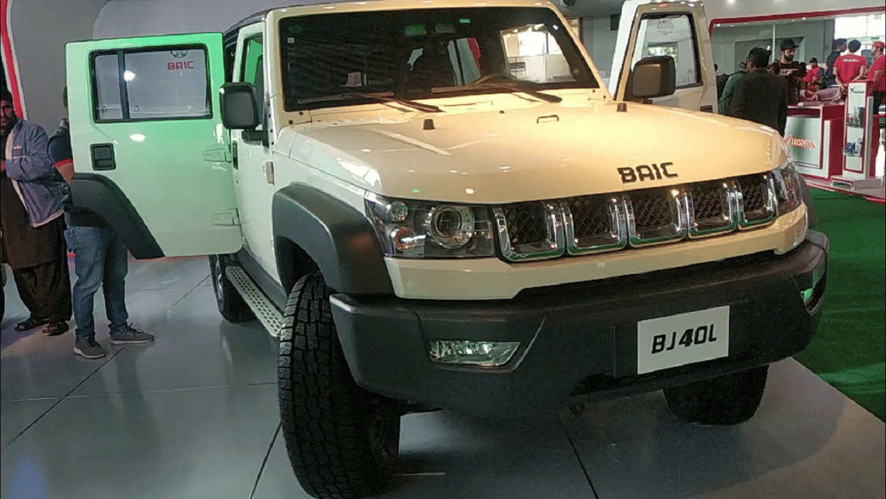 China copied again Jeep Wrangler copycat SUV baic bj40 launched in Pakistan chinese automobile companies