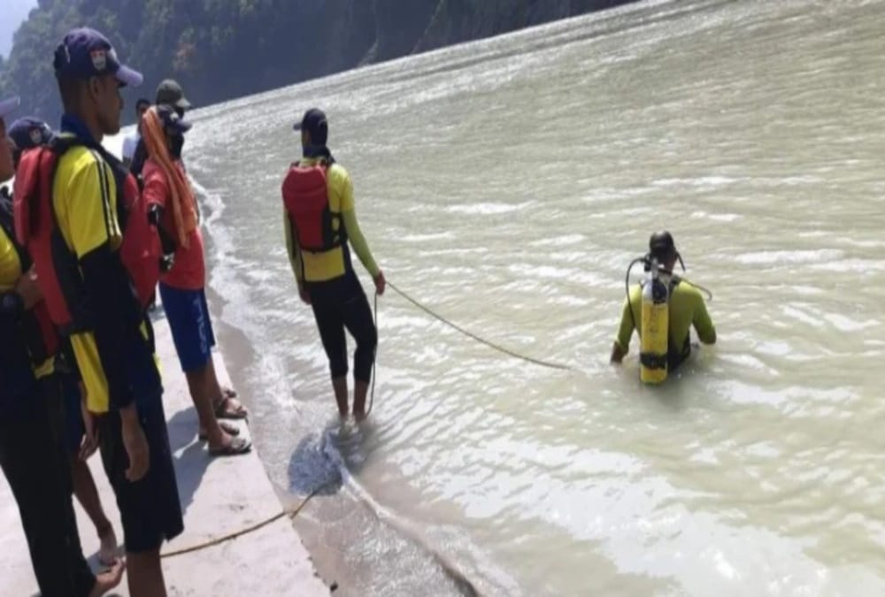 No swimming pool ... this adorable mother Ganga is dear