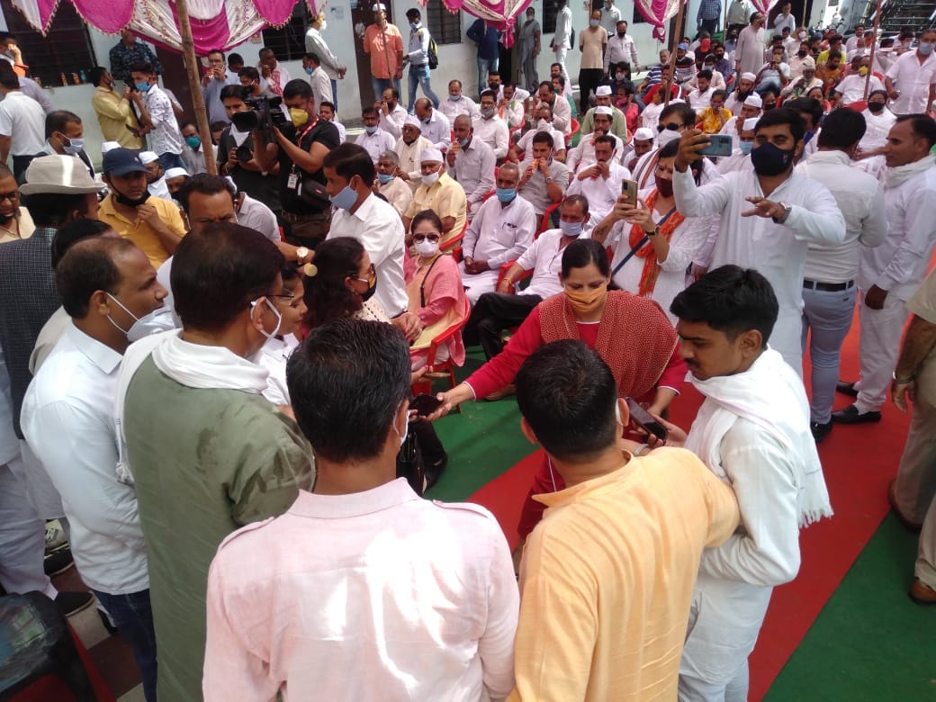 kisan bill : case filed on uttarakhand congress leader for protest rally