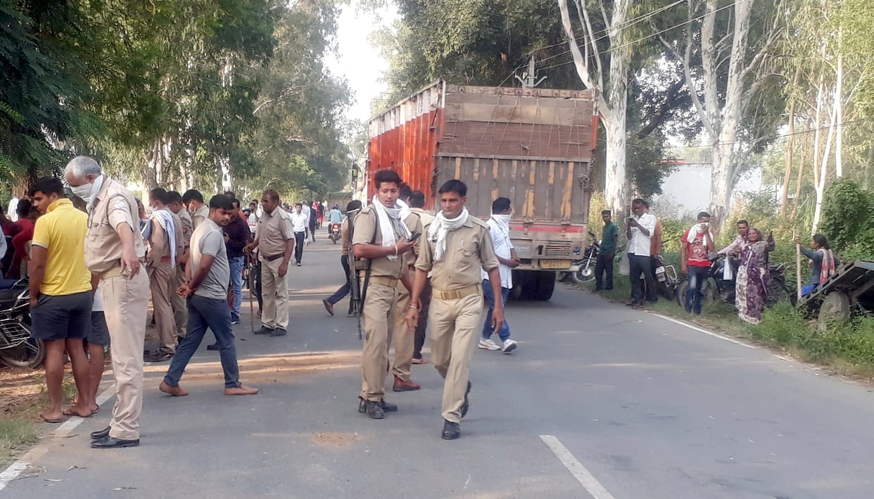 Two killed, three injured in accident