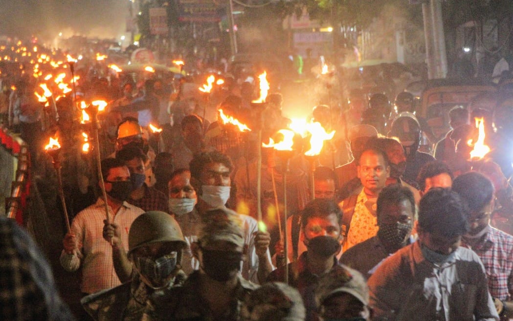 Power workers held torch procession in Varanasi against privatization